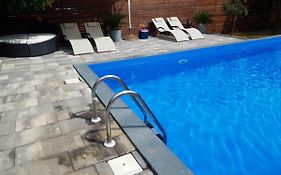 Hana Pool Only For You